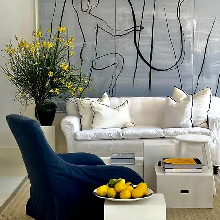 Apollo Apartment